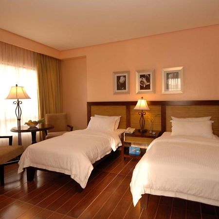 Planta Centro Bacolod Hotel & Residences Bagian luar foto