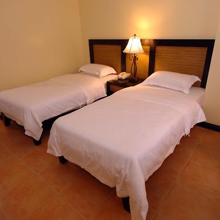 Planta Centro Bacolod Hotel & Residences Bagian luar foto
