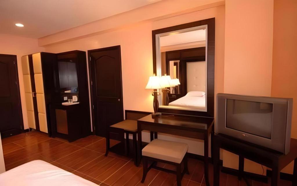 Planta Centro Bacolod Hotel & Residences Bagian luar foto