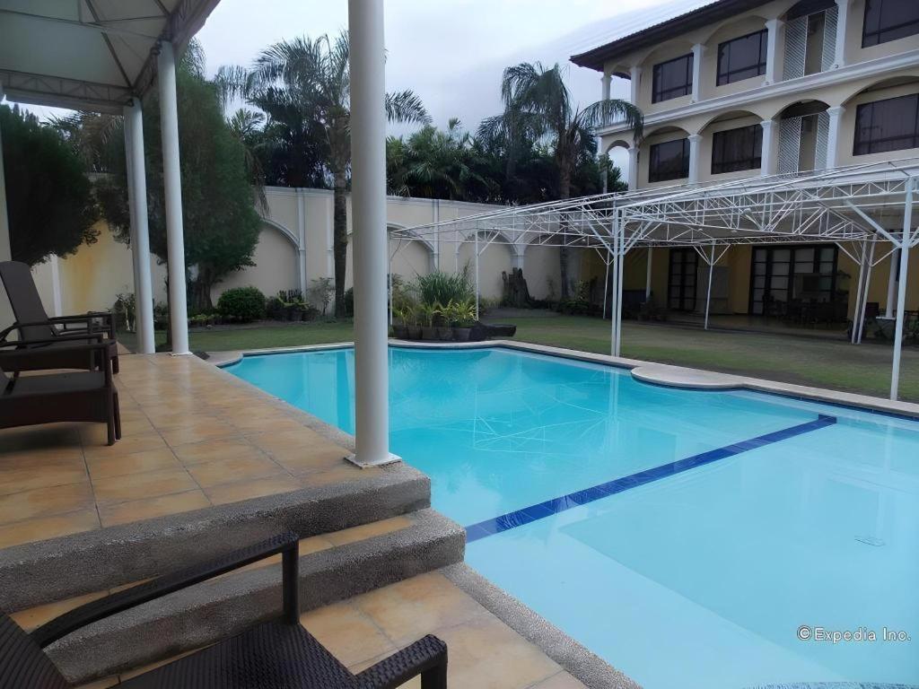 Planta Centro Bacolod Hotel & Residences Bagian luar foto
