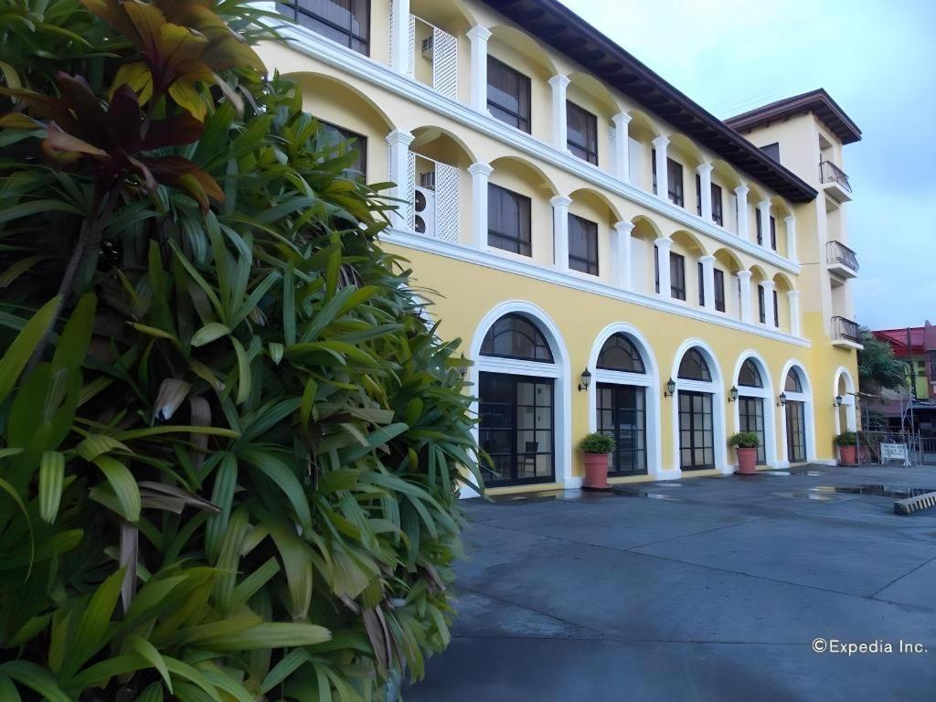 Planta Centro Bacolod Hotel & Residences Bagian luar foto