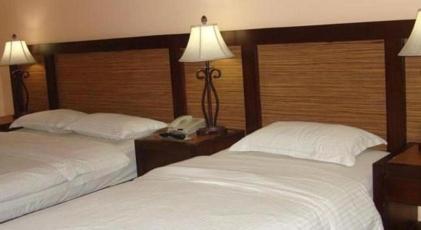 Planta Centro Bacolod Hotel & Residences Bagian luar foto