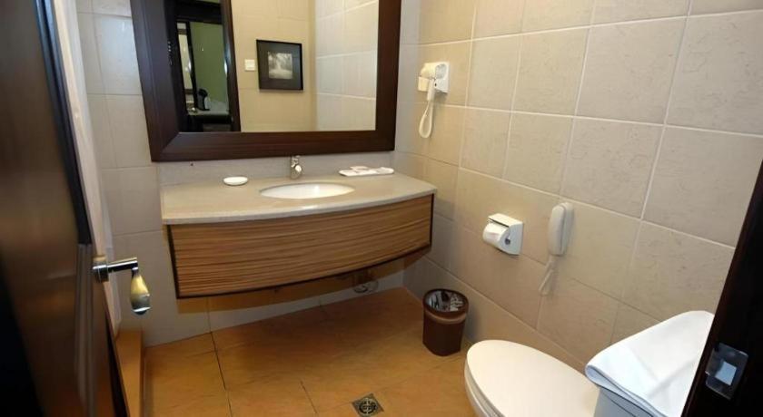 Planta Centro Bacolod Hotel & Residences Bagian luar foto