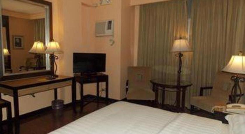 Planta Centro Bacolod Hotel & Residences Bagian luar foto
