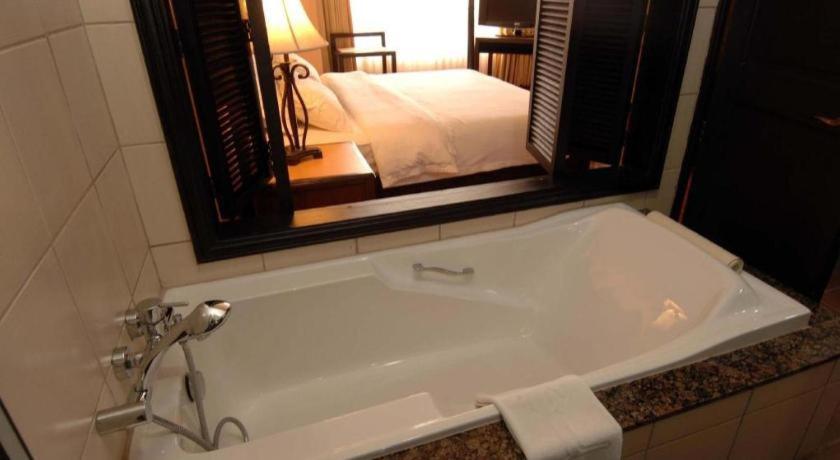 Planta Centro Bacolod Hotel & Residences Bagian luar foto