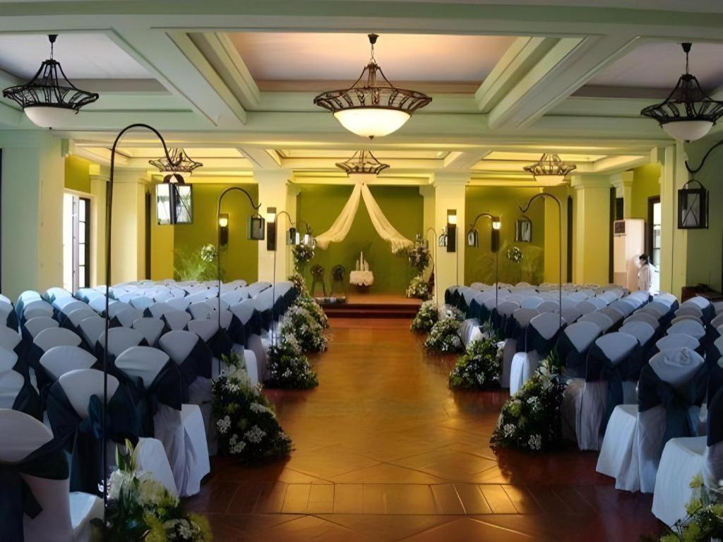 Planta Centro Bacolod Hotel & Residences Bagian luar foto