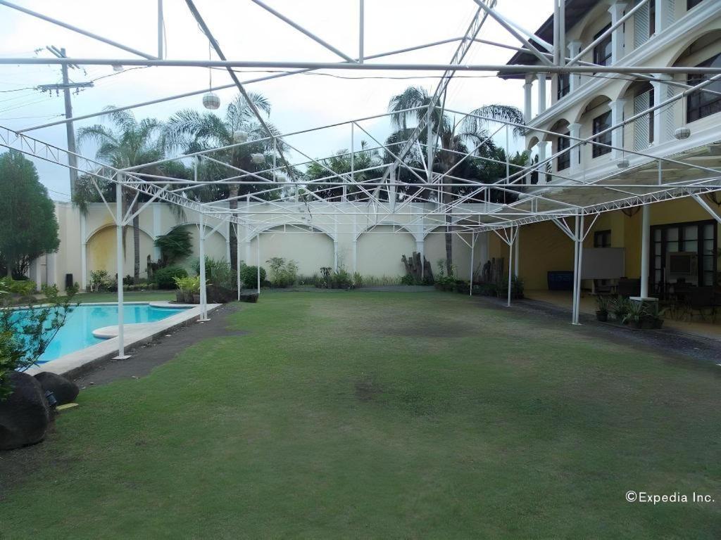 Planta Centro Bacolod Hotel & Residences Bagian luar foto